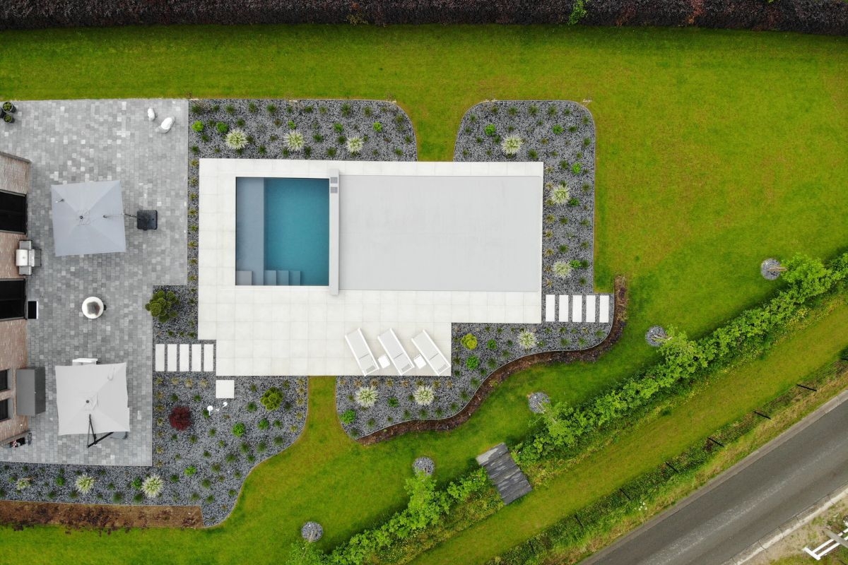 Sicher Effizient Formschoen Schwimmbadabdeckung Im Kundenprojekt Mit Abritaly Swiss Sa 1